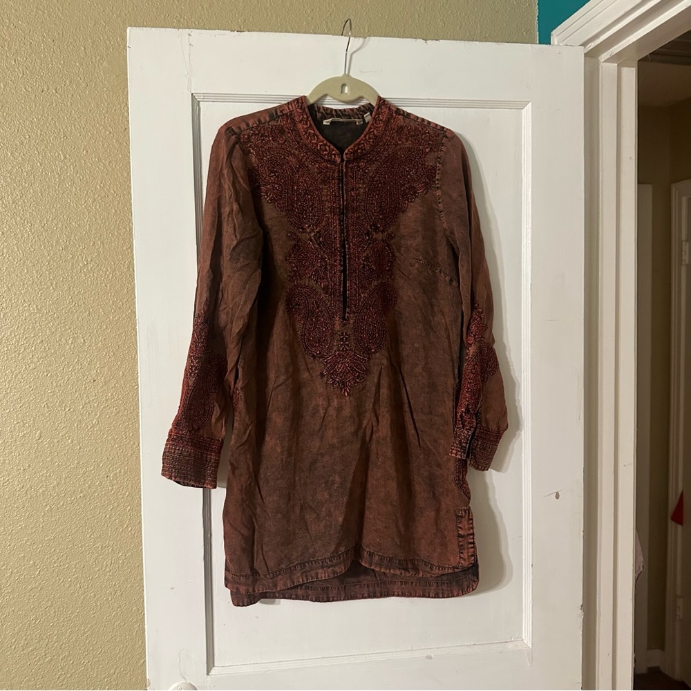 Soft Surroundings embroidered tunic Size M